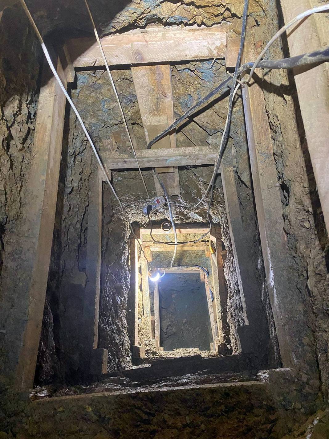 Yerin metrelerce altına kaçak asansör kurdular: Nedeni 'Pes' dedirtti! Suçüstü yakalandılar 2